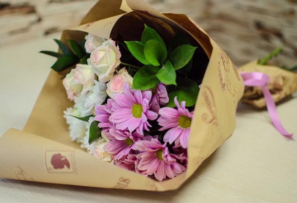 Букет цветов из: Розы и Хризантемы в Кировский Курской области