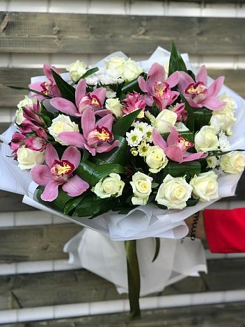 Букет цветов из: Розы и Хризантемы в Кировский Курской области