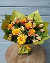 Букет цветов из:  Альстромерии и Розы в Кировский Курской области