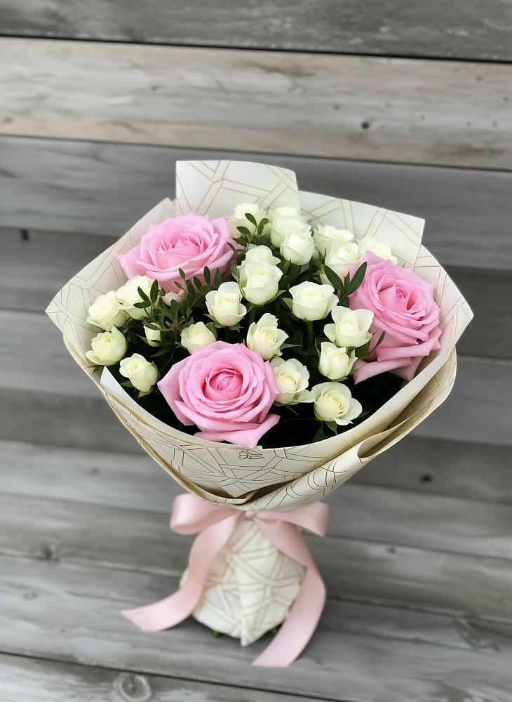 Букет цветов из: Розы в Кировский Курской области