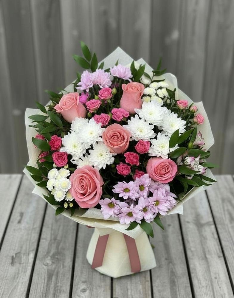 Букет цветов из: Альстромерии, Гвоздики, Розы и Хризантемы в Кировский Курской области