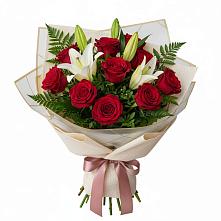 Букет цветов из:  Лилии и Розы в Кировский Курской области