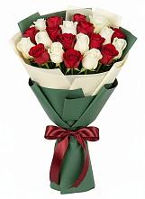 Букет Микс из красных и белых роз #REPLACE_PRED# Кировский Курской области