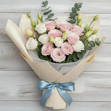 Букет цветов из:  Лизиантусы в Кировский Курской области