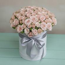 Цветочная композиция из Розы в шляпной коробке в Кировский Курской области