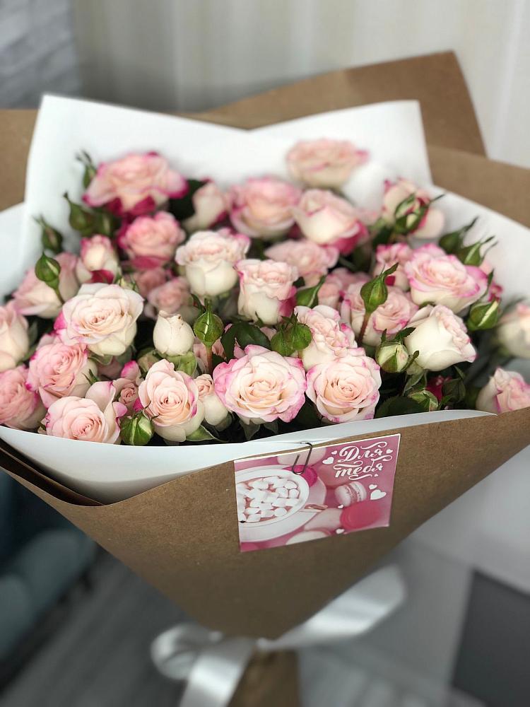 Букет цветов из: Розы в Кировский Курской области