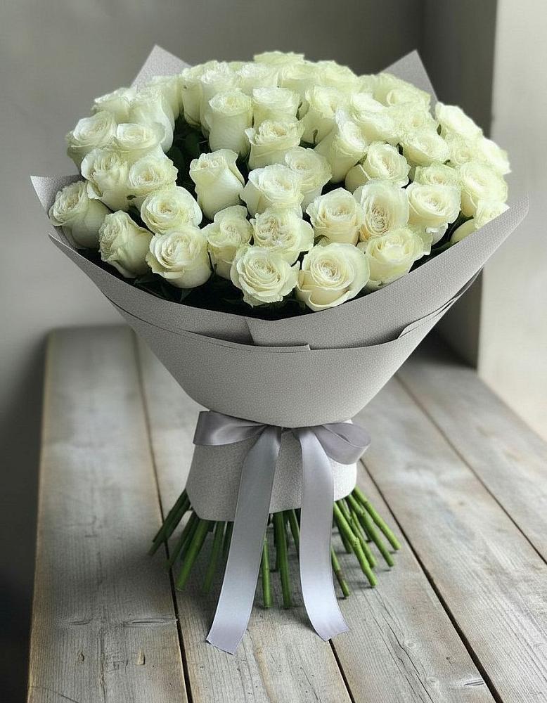 Букет 35 Белых роз в Кировский Курской области