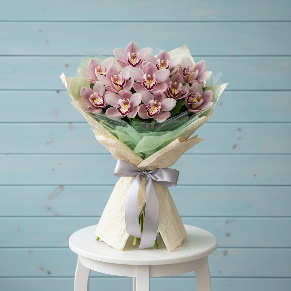 Букет цветов из: Орхидеи и Розы в Кировский Курской области