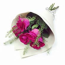 Букет цветов из:  Розы в Кировский Курской области