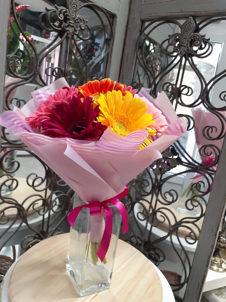 Букет цветов из: Герберы в Кировский Курской области