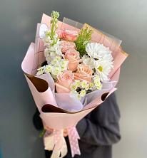 Букет цветов из:  Хризантемы и Розы в Кировский Курской области