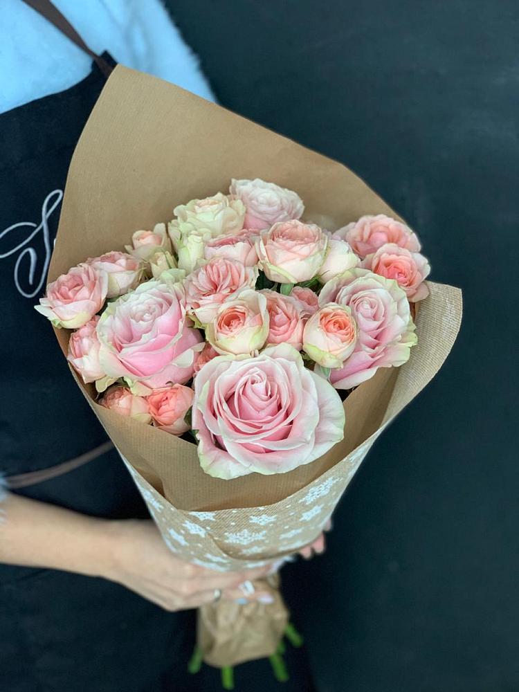 Букет цветов из: Хризантемы и Розы в Кировский Курской области