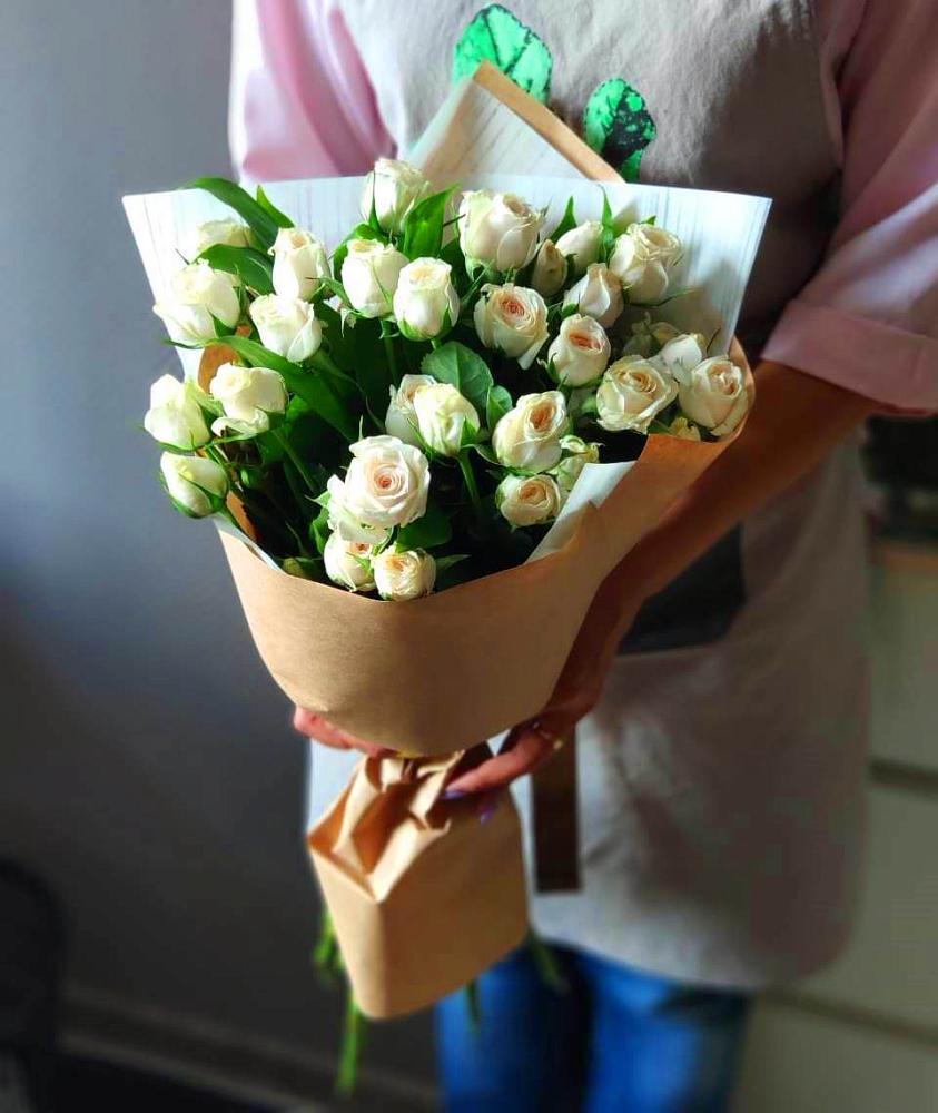 Букет цветов из: Розы в Кировский Курской области