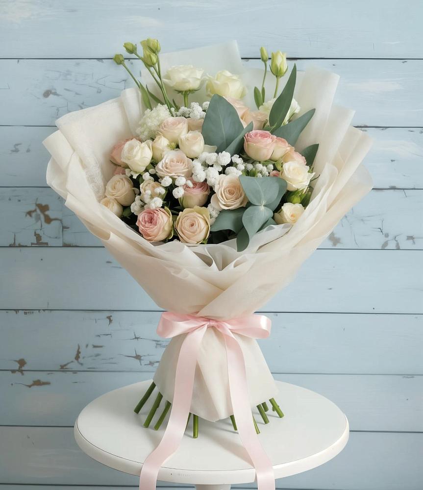 Букет цветов из: Розы и Лизиантусы в Кировский Курской области