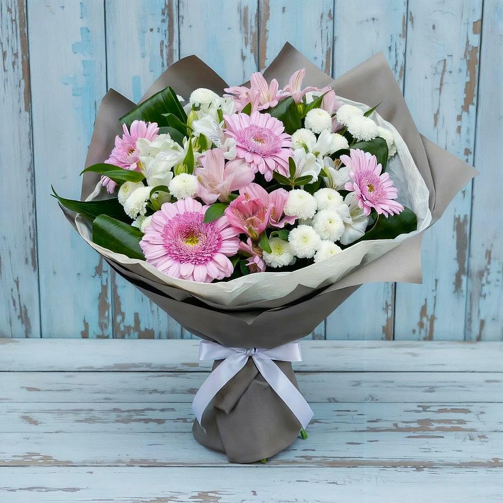 Букет цветов из: Герберы, Альстромерии и Хризантемы в Кировский Курской области