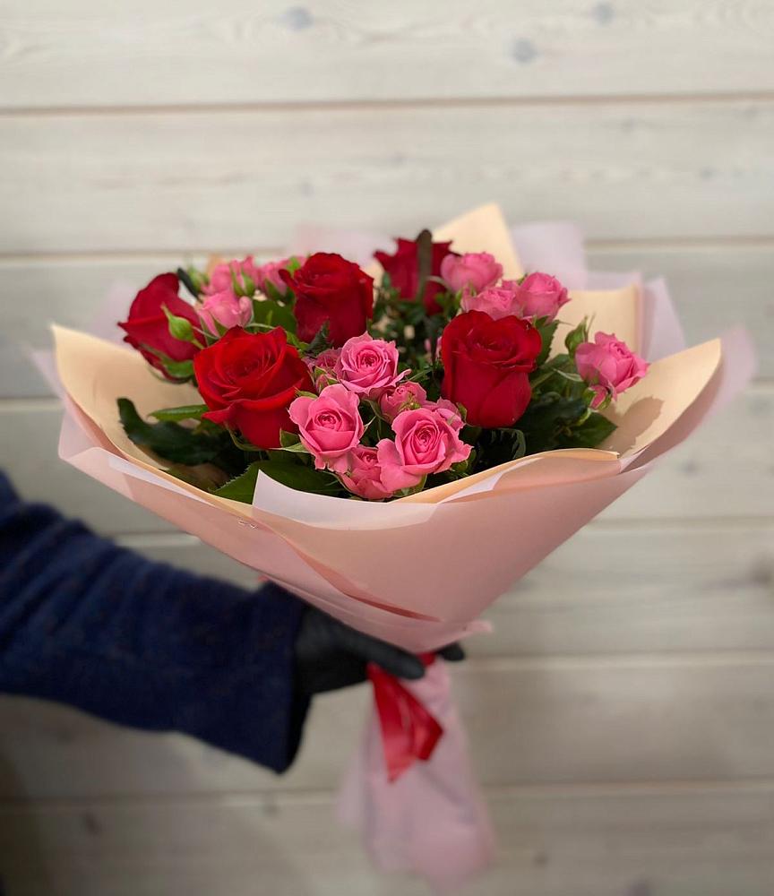 Букет цветов из: Розы в Кировский Курской области