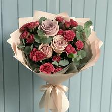 Букет цветов из:  Гвоздики и Розы в Кировский Курской области