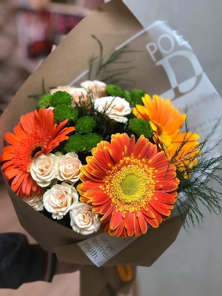 Букет цветов из: Герберы, Хризантемы и Розы в Кировский Курской области
