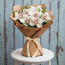 Букет цветов из:  Орхидеи и Розы в Кировский Курской области