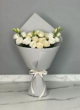 Букет цветов из:  Розы и Лизиантусы в Кировский Курской области